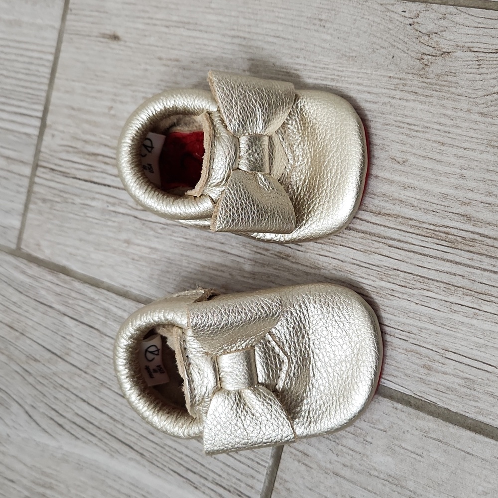 Gold Bow Red Bottom Baby Crib Shoes
